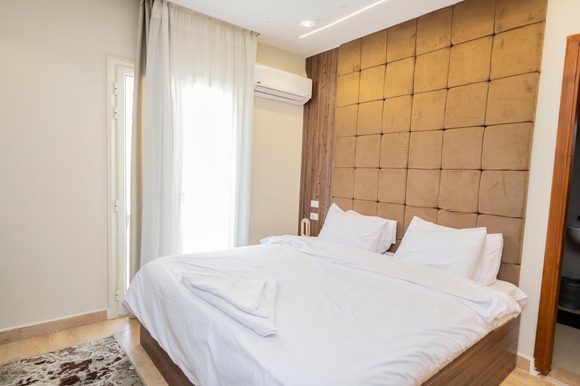 Inn Amon Pyramids View Cairo
